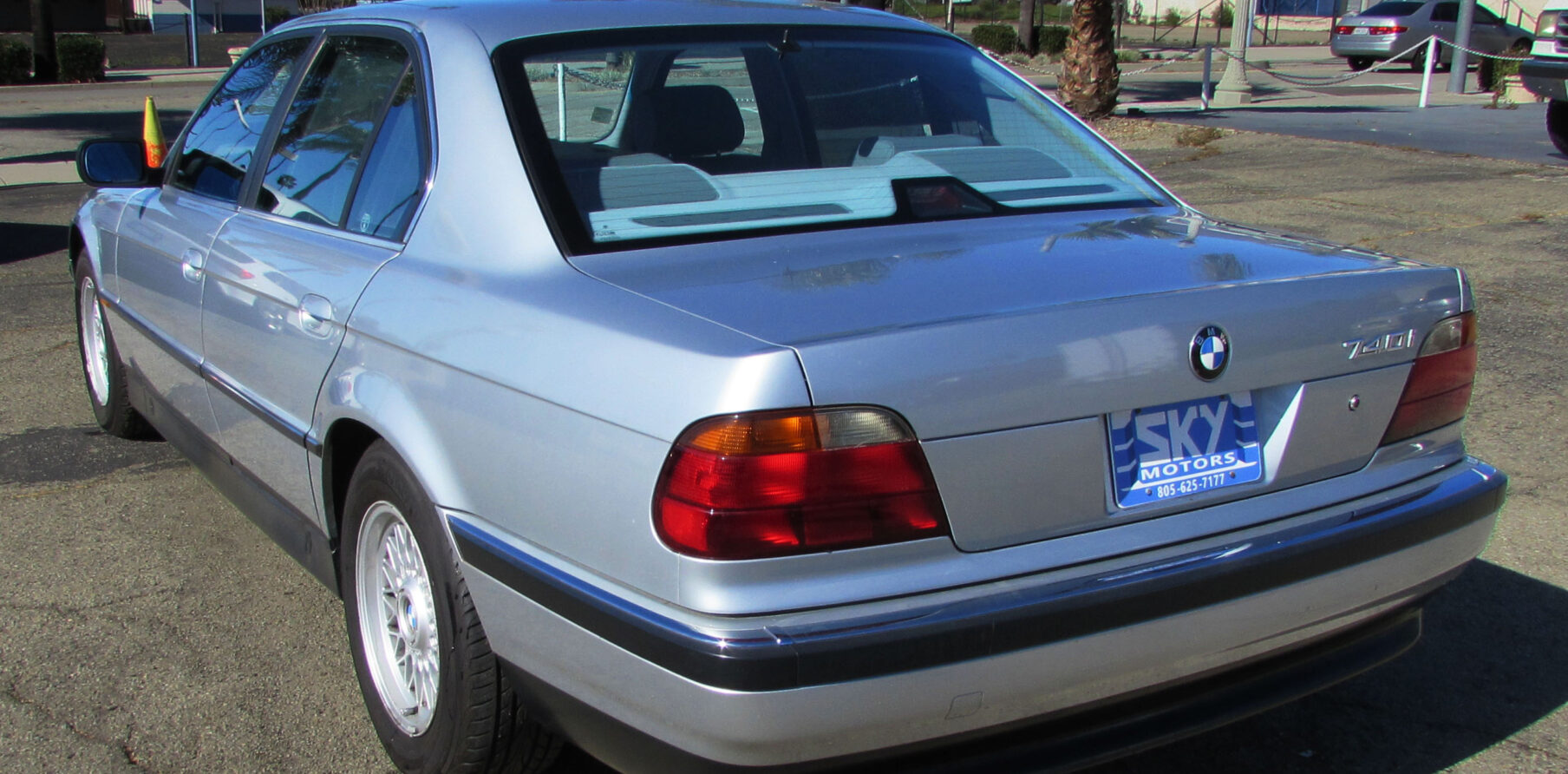 BMW 740i