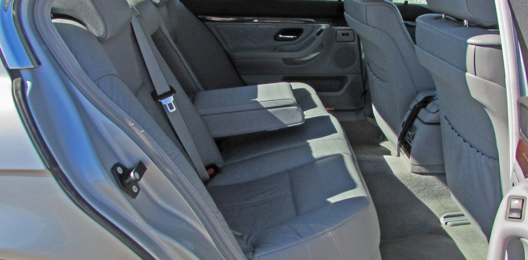 BMW 740i