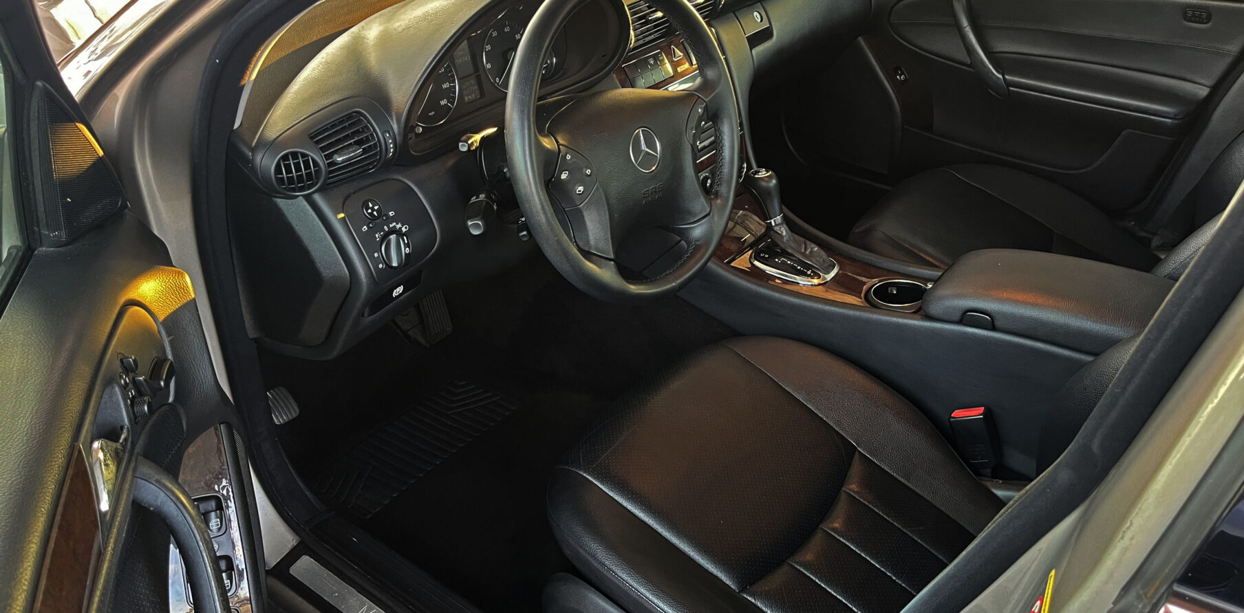 2005 MERCEDES BENZ C320